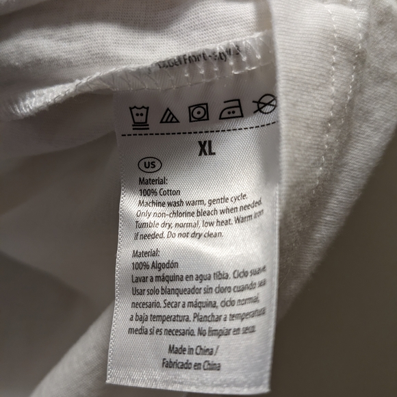 Disney Mickey Mouse Embroidered Relaxed Fit T-shirt Size XL & Pluto Mini Plush - Picture 5 of 15